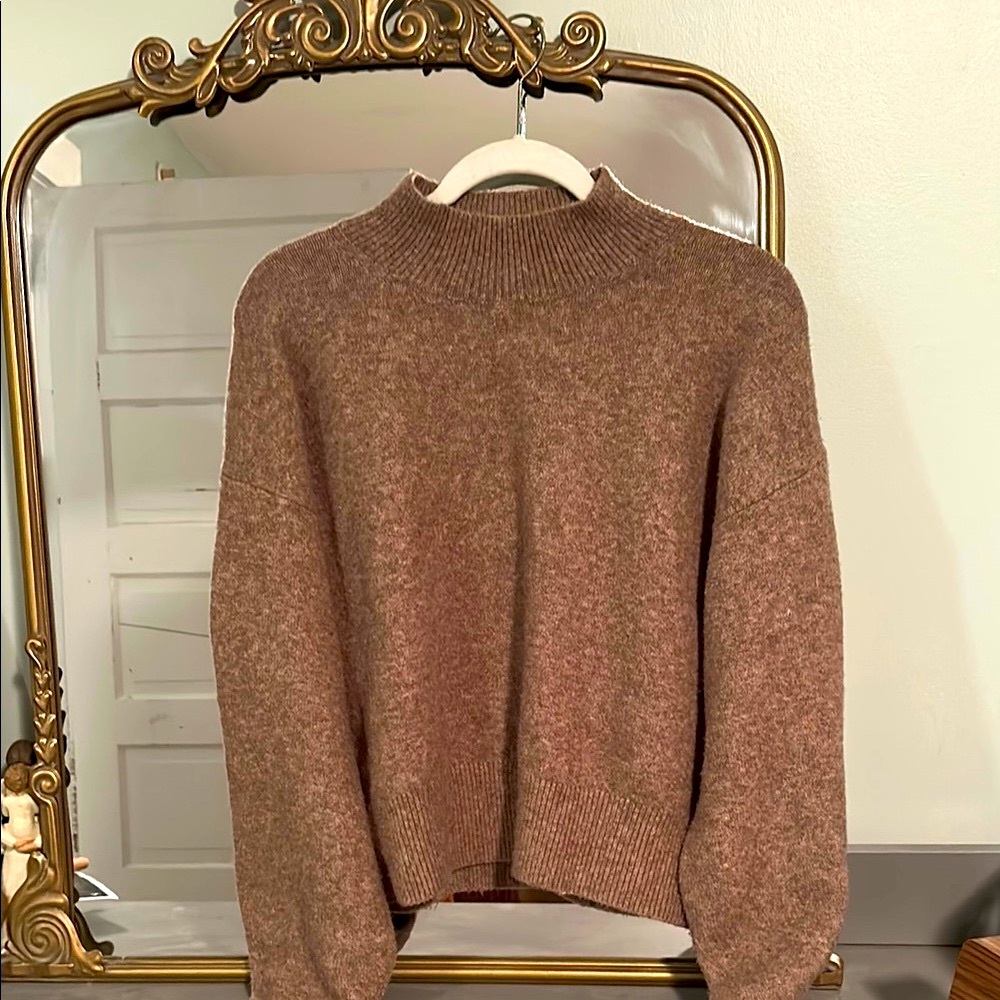 Los Angeles Atelier & company. Mock-neck Cozy Brown Knit Sweater